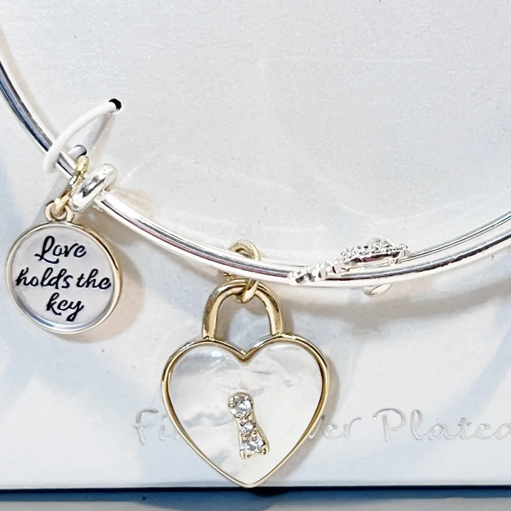 Silvertone Bracelet Love Holds the Key Adjustable